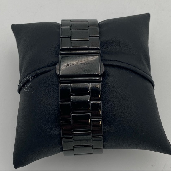 Betsey Johnson women’s watch - Picture 2 of 3